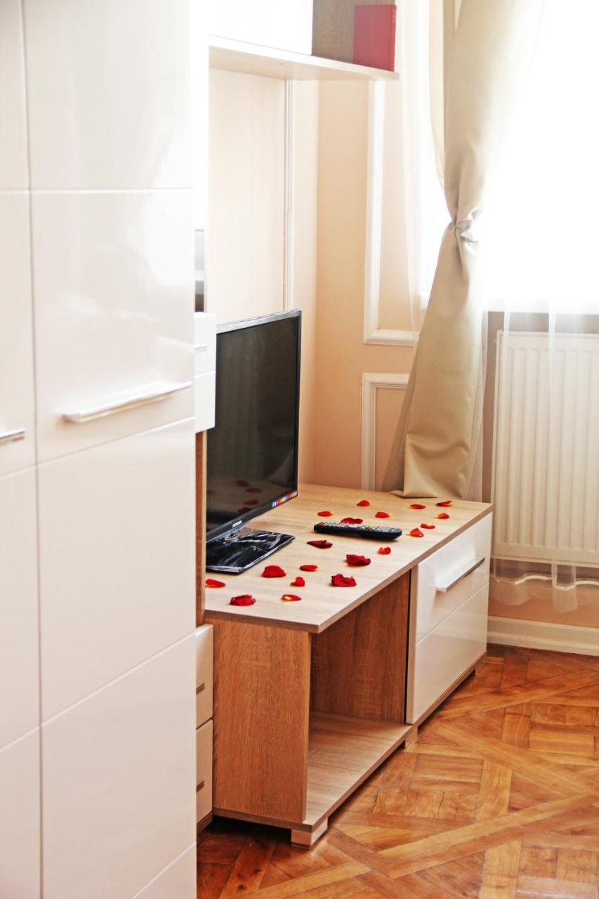 Apartment In The City Center ايفانو - فرانكيفسك المظهر الخارجي الصورة