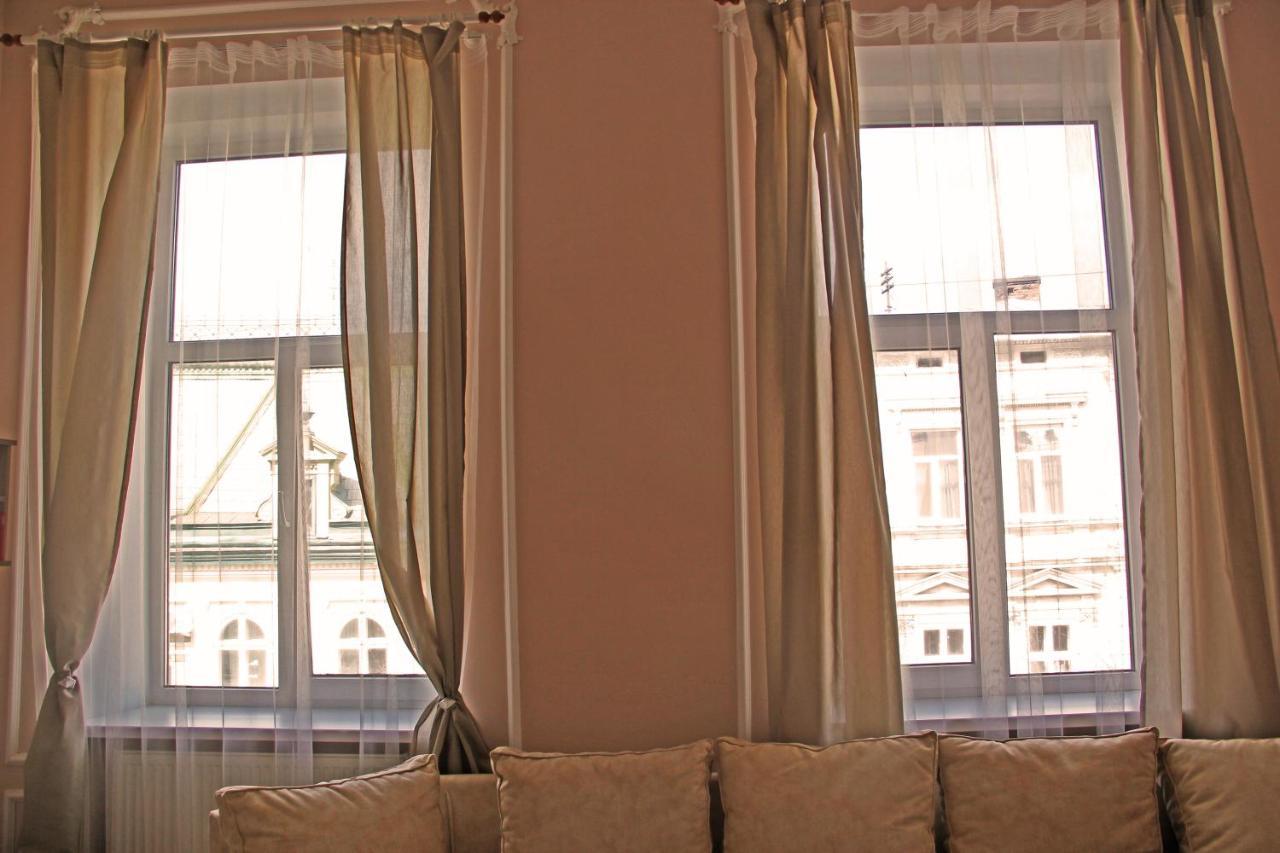 Apartment In The City Center ايفانو - فرانكيفسك المظهر الخارجي الصورة