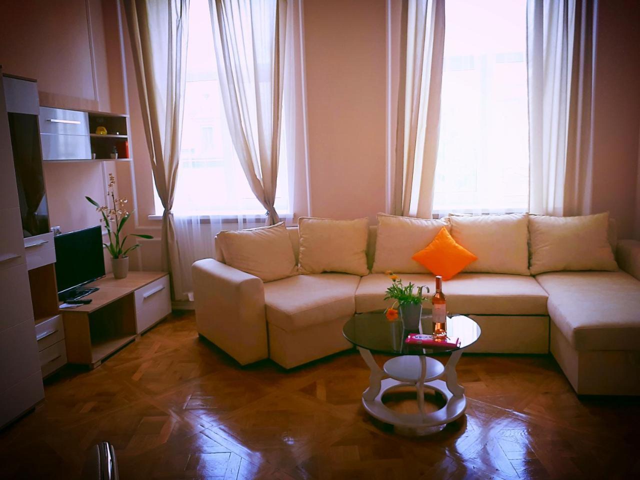Apartment In The City Center ايفانو - فرانكيفسك المظهر الخارجي الصورة